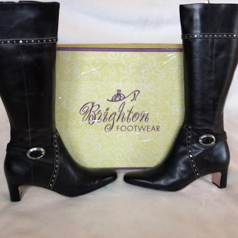 Beautiful Black heeled boots!